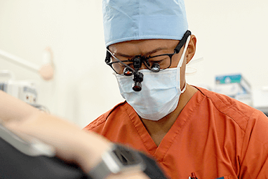 輪郭（エラ骨切り）・豊胸のスペシャリスト 東京美容外科 大阪 梅田院 院長木村 幸志伊医師
